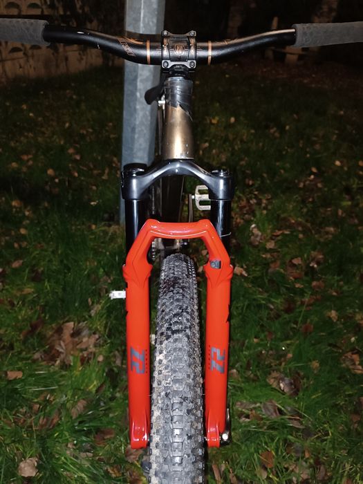 Przedni amortyzator marzocchi bomber z2