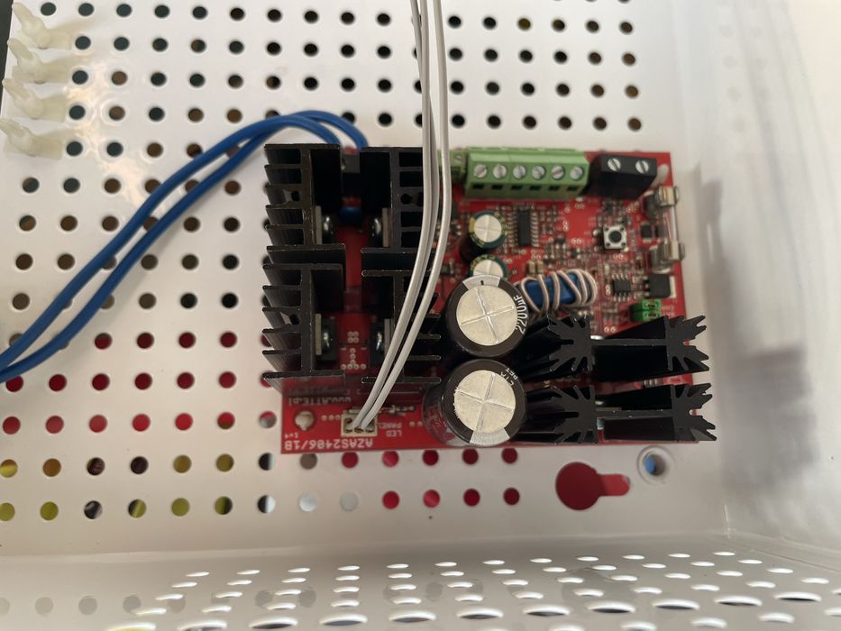 Zasilacz buforowy ATTE AZAS 2406/1B 24V 6A z obudową