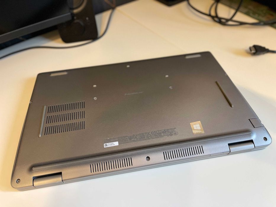 Laptop Dell Precision 3561 15,6" Intel i7 32GB/512GB + stacja dokująca