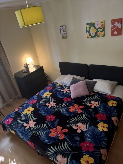 Quarto para casal em Queluz 600 m estação