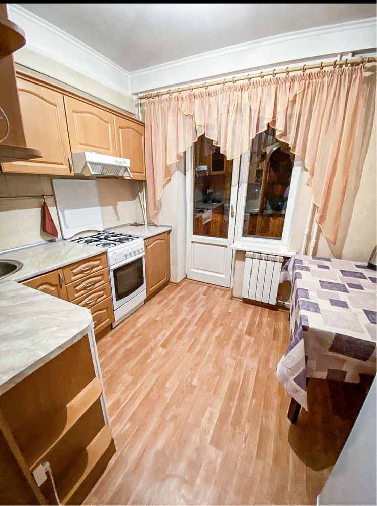 Затишна квартира з усіма зручностями.  Метро Оболонь.