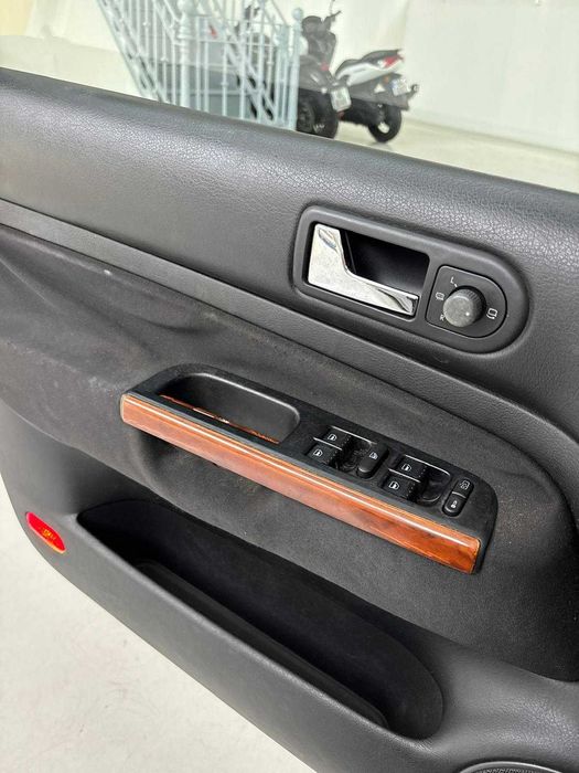 Volkswagen Bora - Excelente Estado de Conservação - Ano 2000