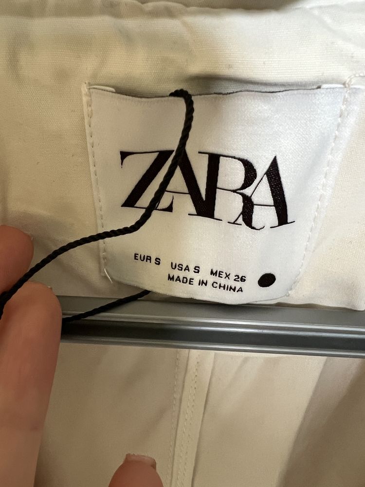 Nowy płaszcz Zara trencz kremowy r S