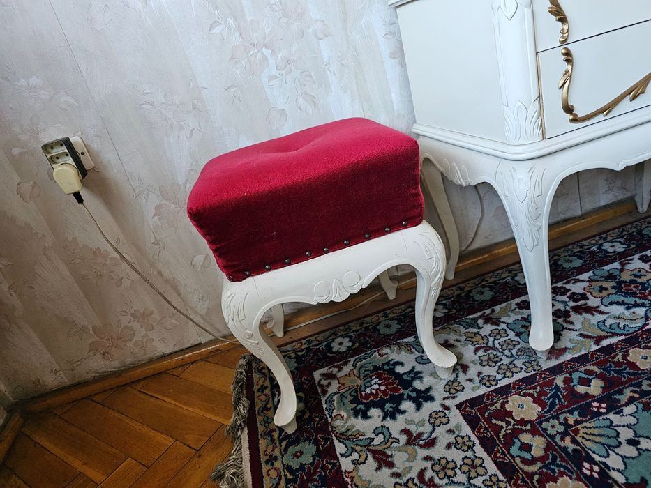 Sprzedam komplet białych mebli sypialnianych – Swarzędz