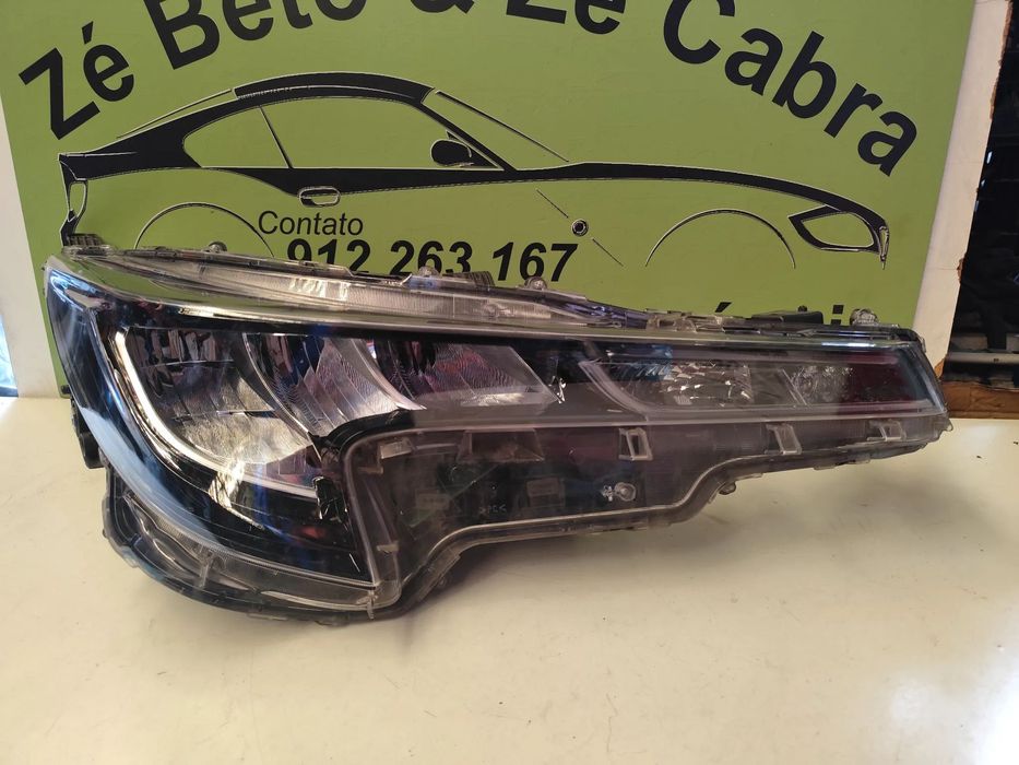 TOYOTA COROLLA E21 FAROL LED DIRETO - FF562