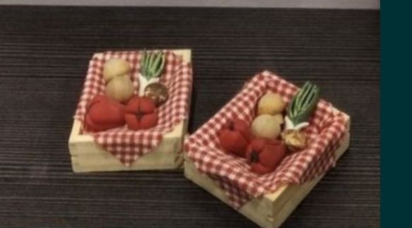 Zestaw mini mebelków 3 skrzynie z warzywami i drabina