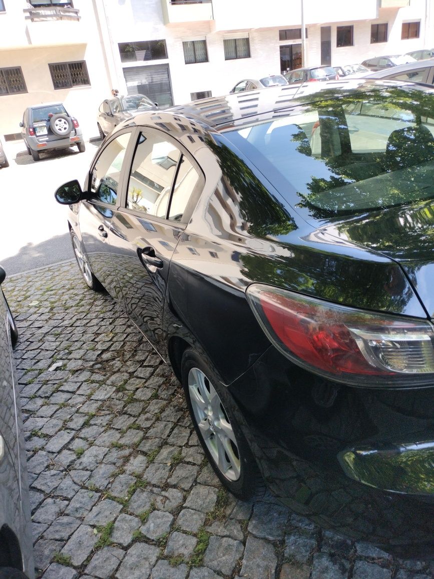 Automóvel Mazda 3