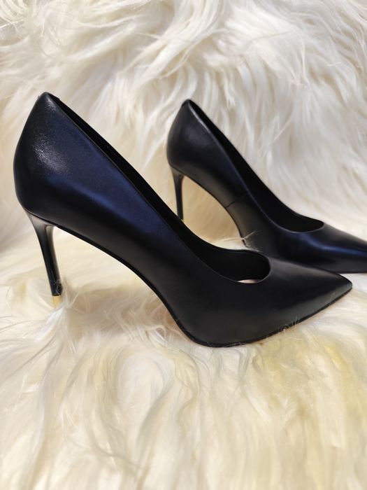 Туфлі жіночі модельні шкіряні.