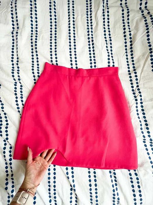 Różowa spódniczka mini Reserved