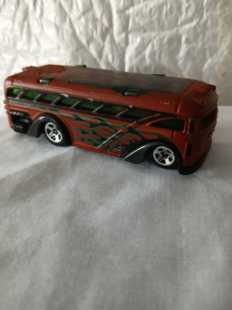 Hot wheels diversos