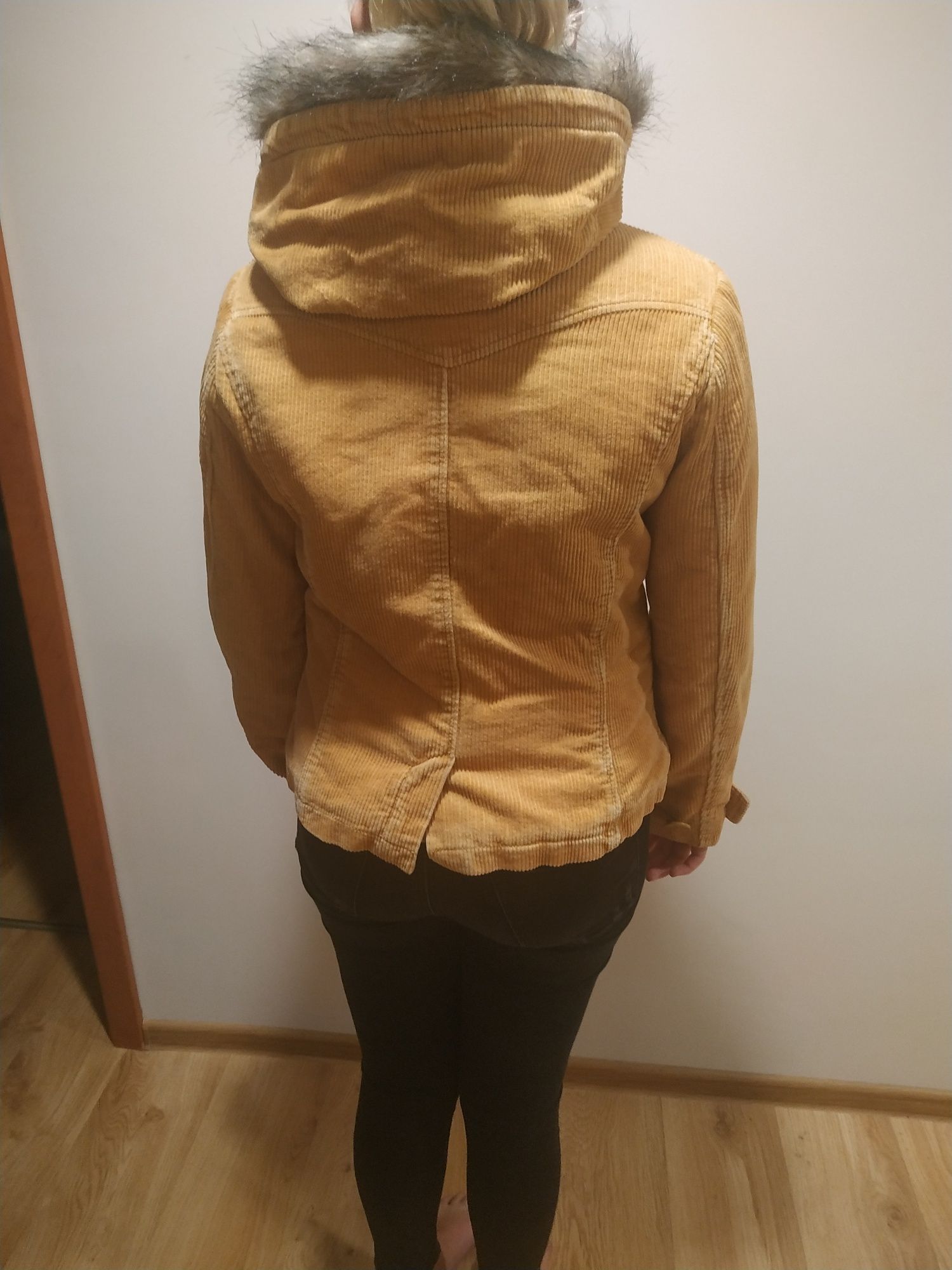 Kurteczka sztruksowa H&M