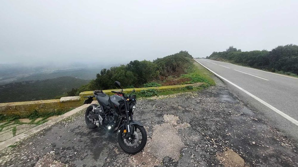 Honda cb125R 2023  com apenas 4500Km