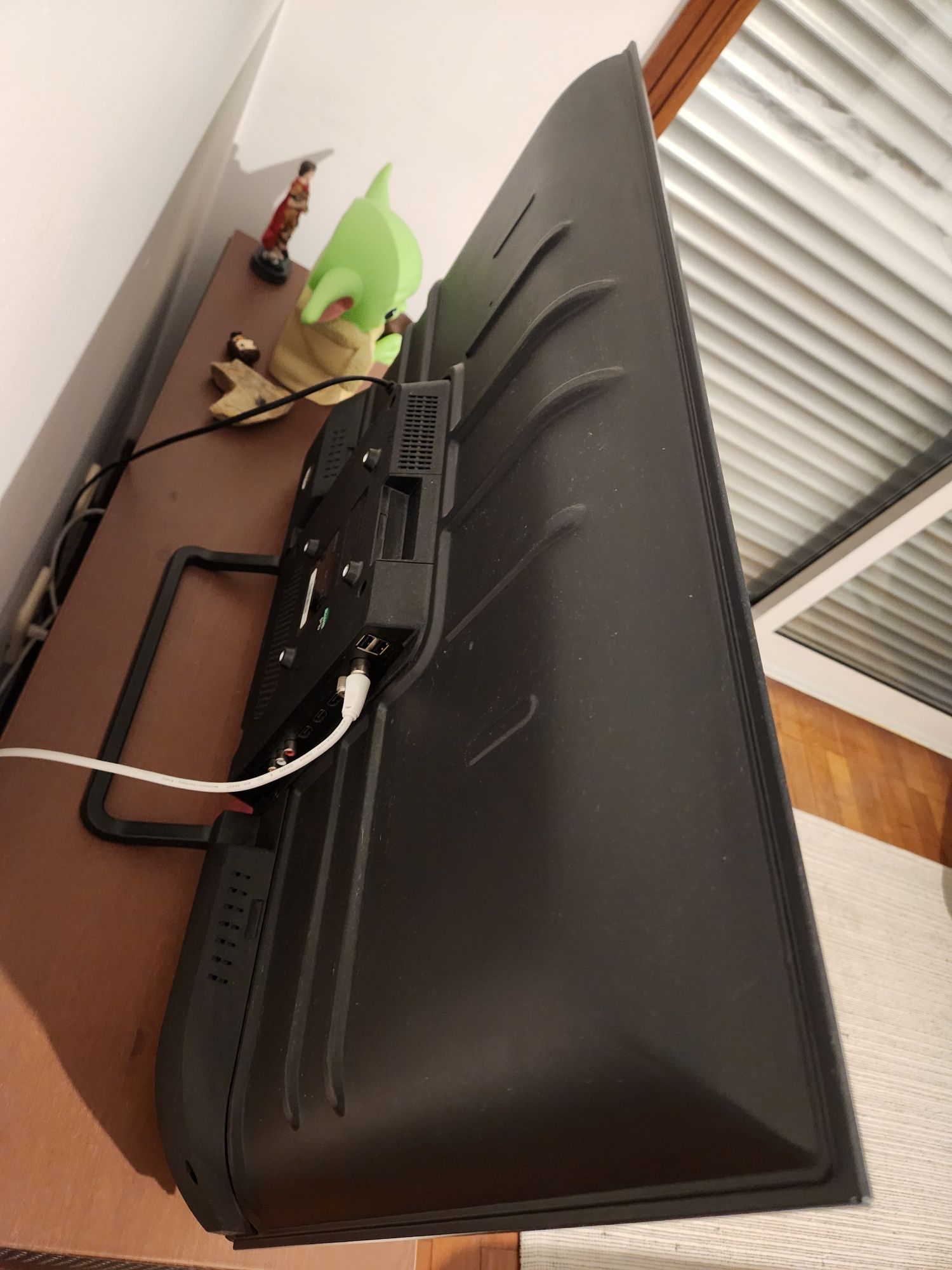 Smart TV 32" – Android – Ótimo estado