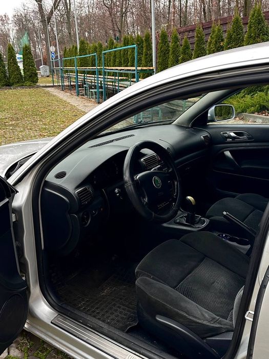 Skoda Superb 2003 р.в.. Газ-бензин.