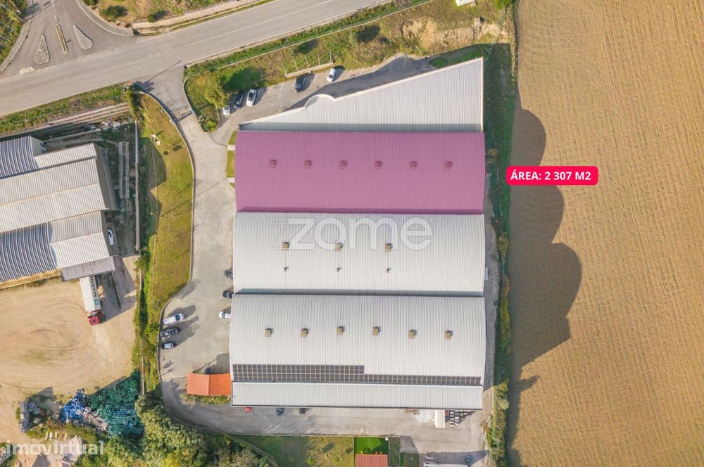 Armazém 2.307 m² com cais, racks e acesso direto à A10