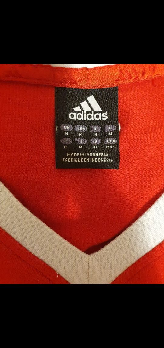 Camisola Vintage Benfica da Adidas em muito boas condições. Tamanho M