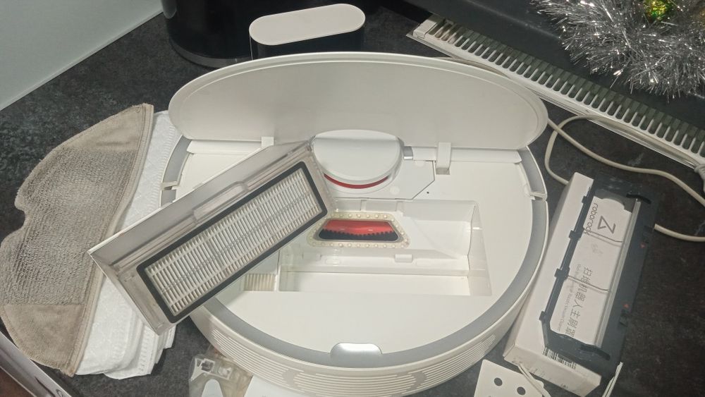 Продам робот пилосос Xiaomi Roborock S5