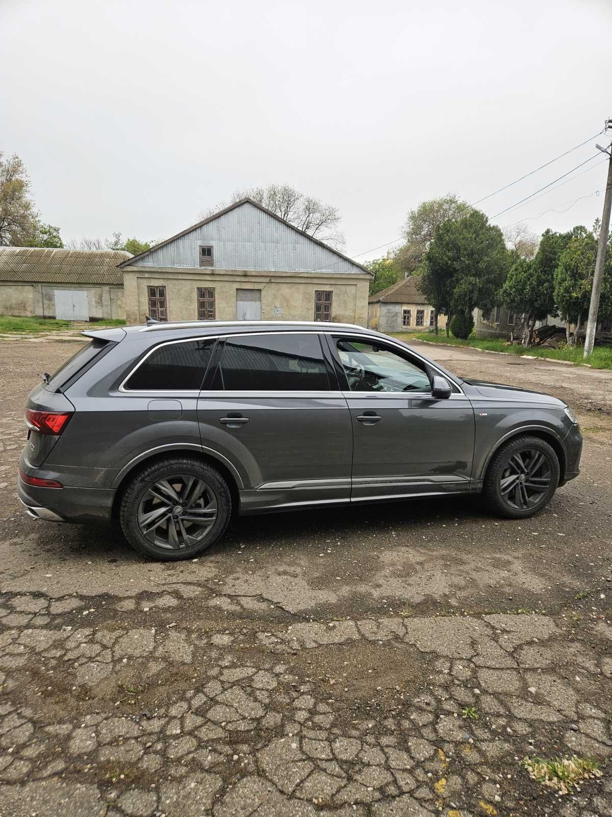 Продам авто  Audi Q7