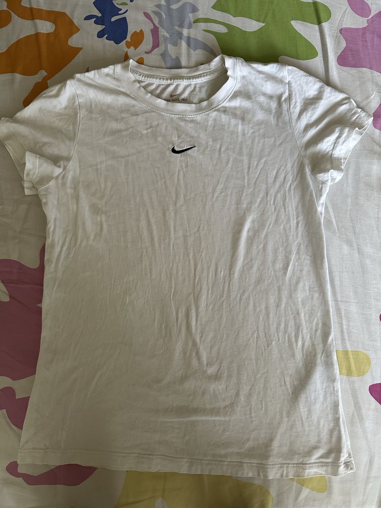 Футболка Nike жіноча