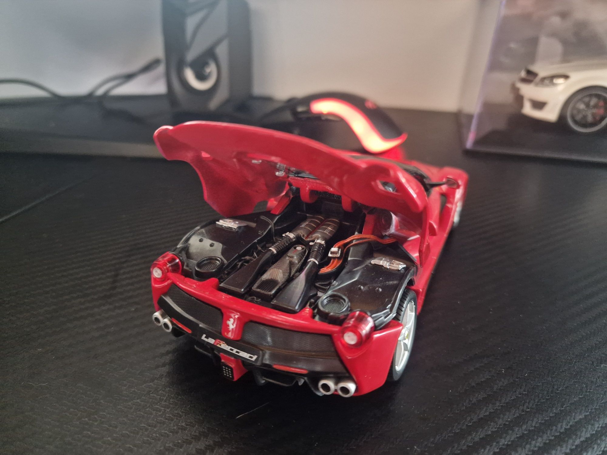 Ferrari LaFerrari 1:24