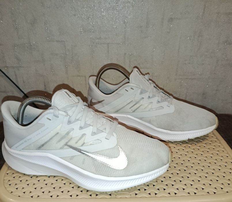 Кросівки фірми Nike 40 розміру