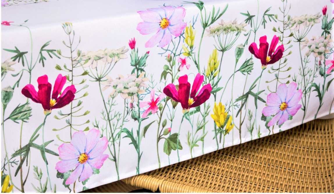 Obrus w kolorowe kwiaty owalny 140x220 cm plamoodporny