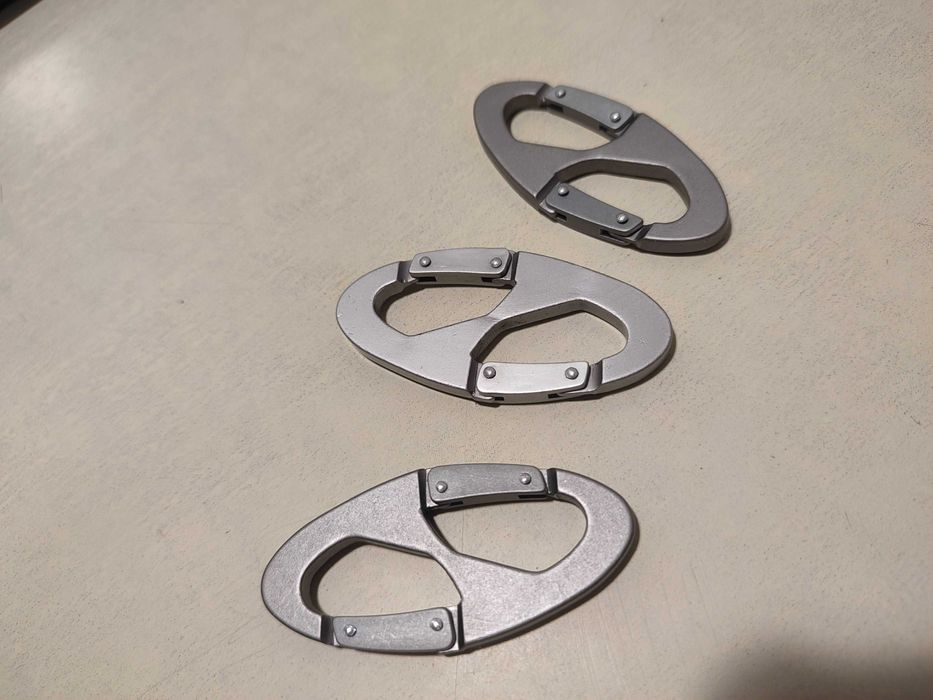 Карабін s подібний двосторонній