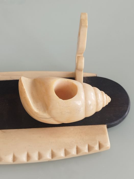 Conjunto de secretária antiga em madeira de ébano...