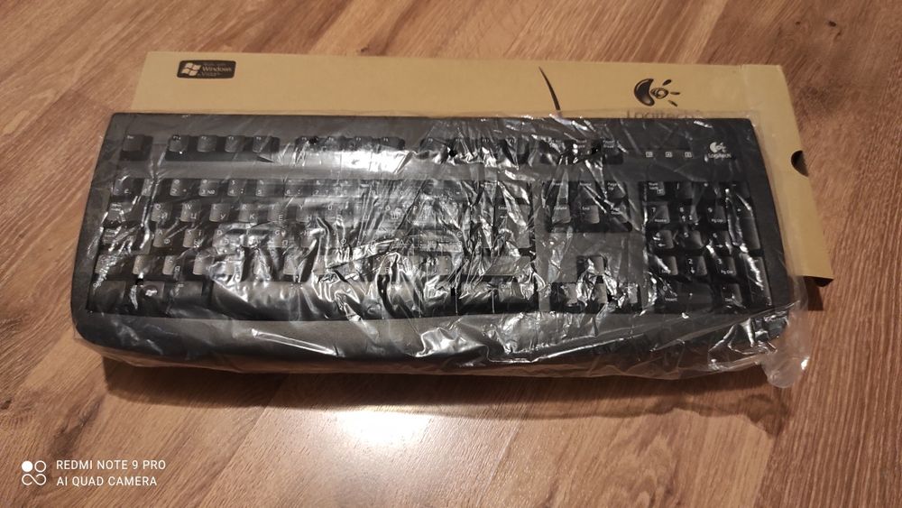 Клавиатура Logitech PS/2.