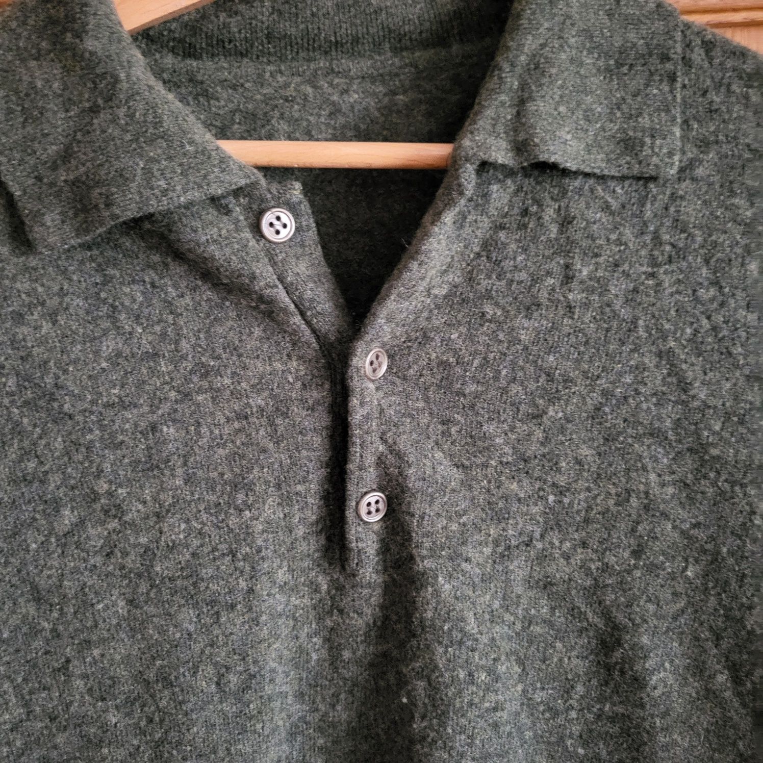 Włoski sweter męski z wełny ze stojka mega jakość r.M