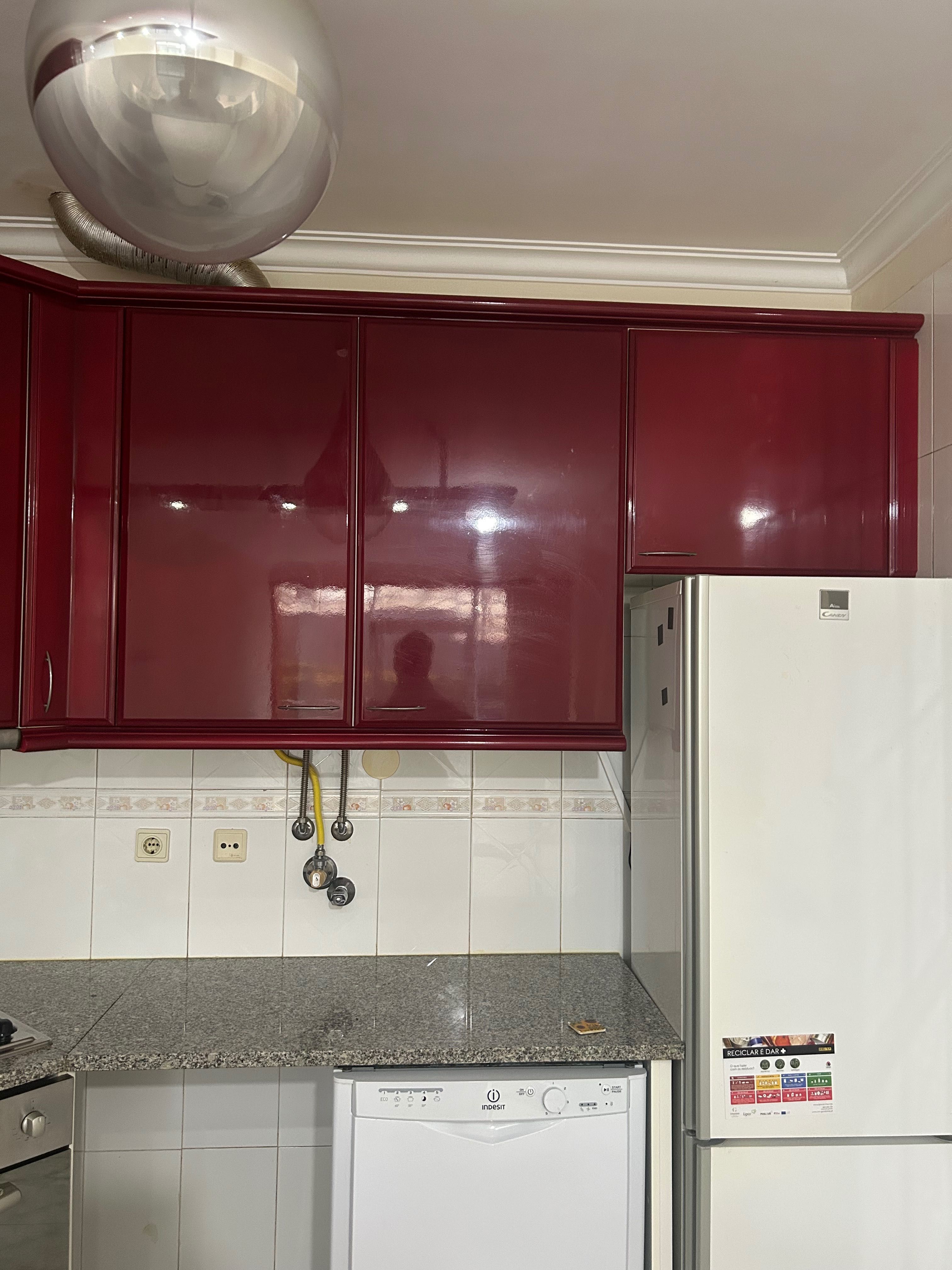 Móveis e Pedra de Cozinha