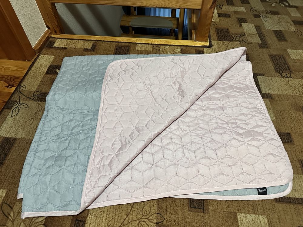 Dwustronna narzuta na łóżko 170x210 cm
