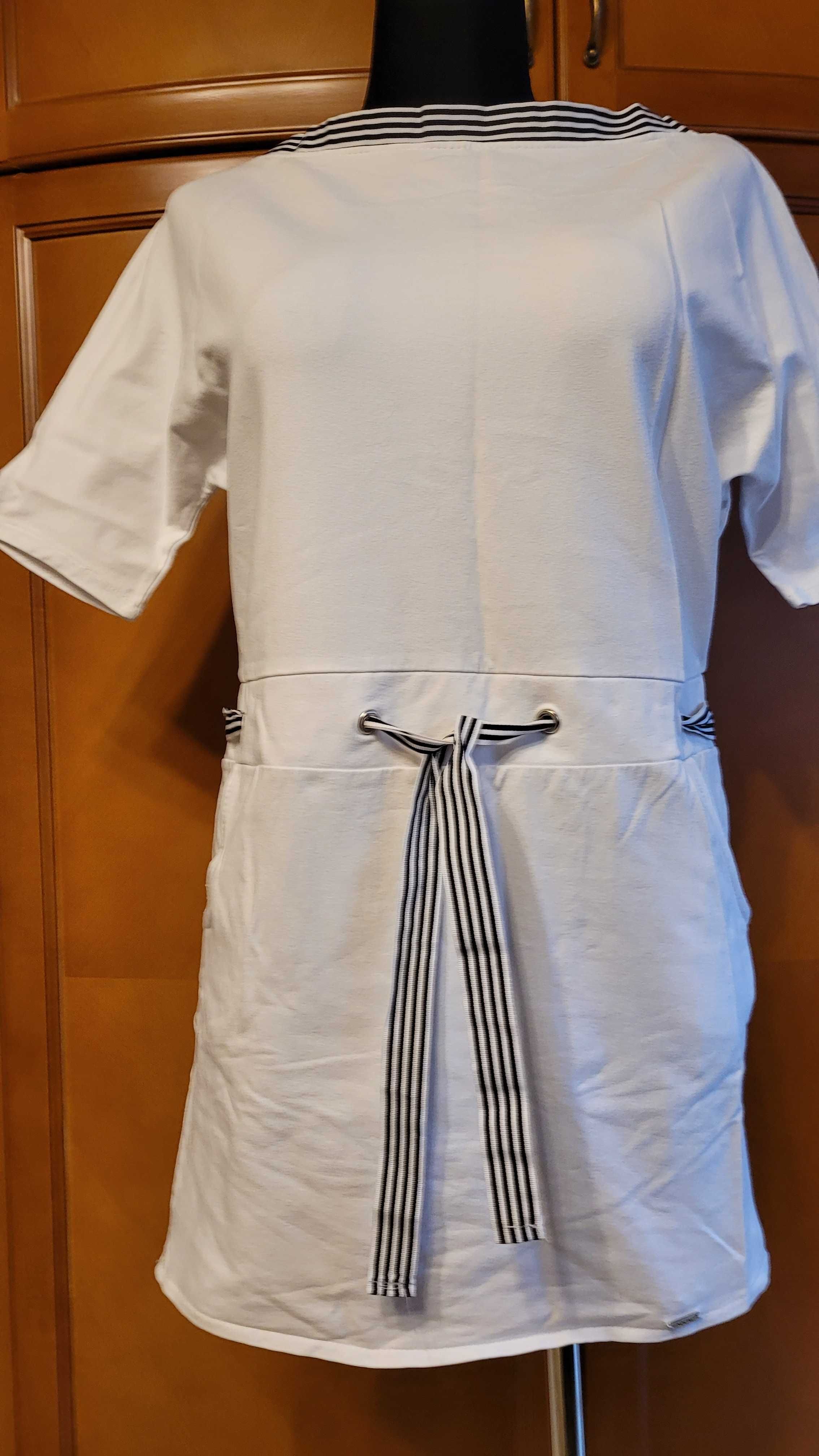 Sukienka biała w stylu marynarskim