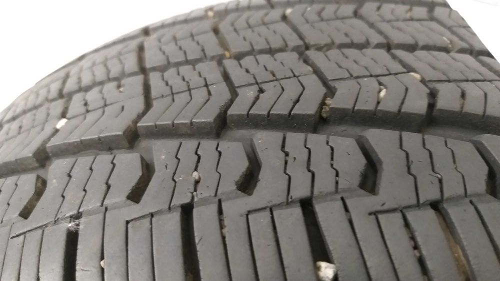 3133 sztuka 215/65R16C Wiking FourTechVan