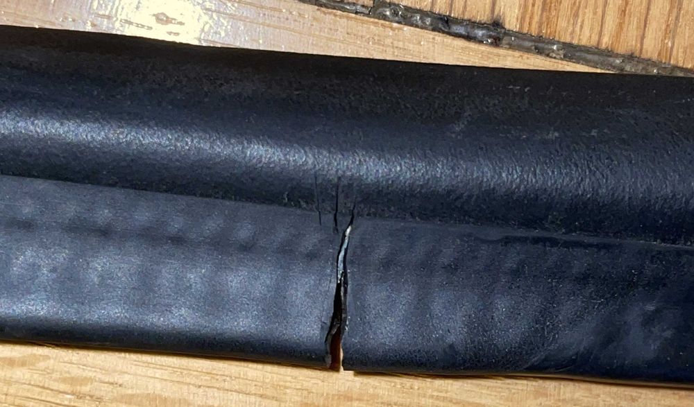 E36 uszczelka bagażnika coupe (nacięta, do gruza)