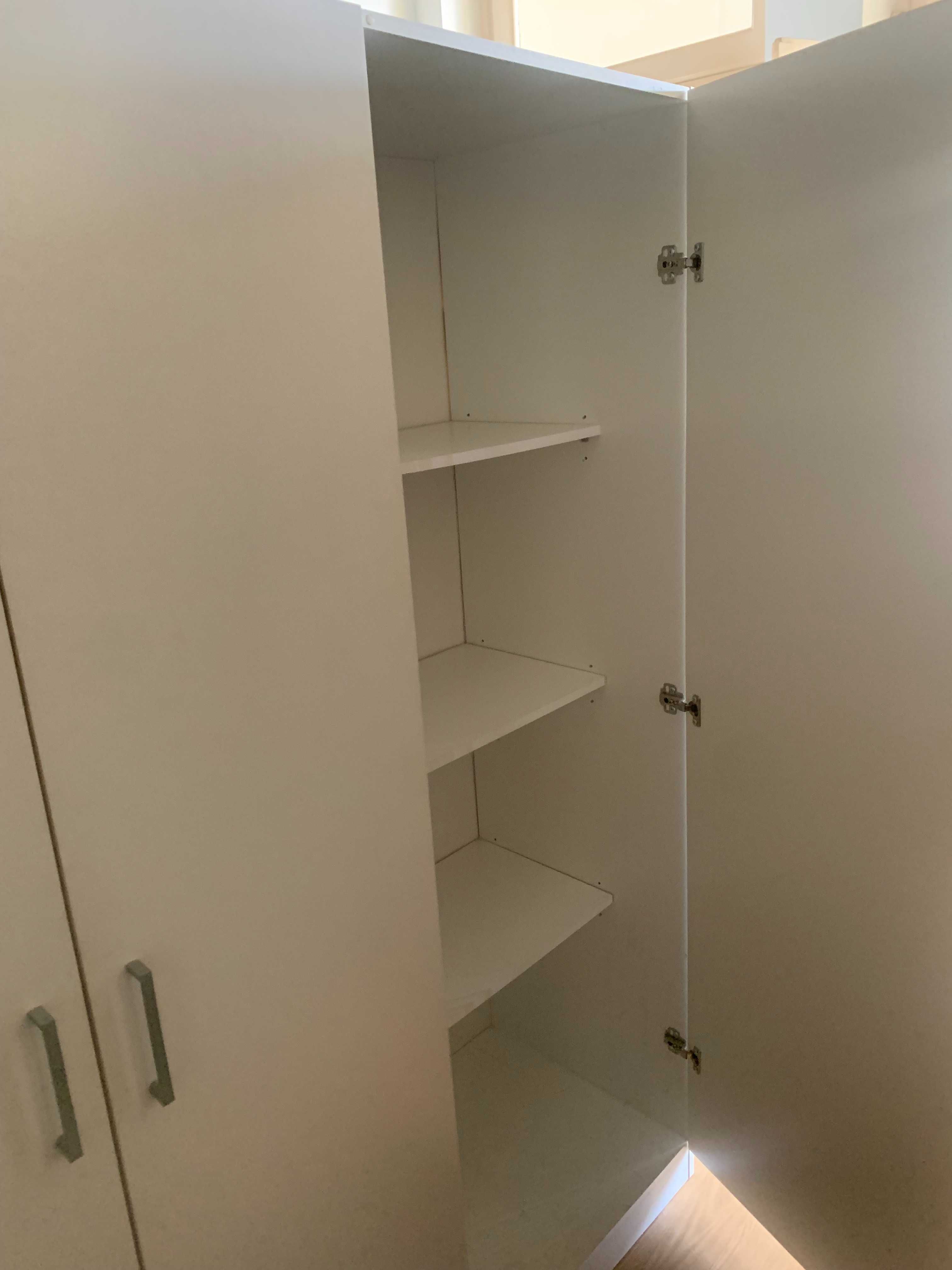 roupeiro KLEPPSTAD Ikea 3 portas
