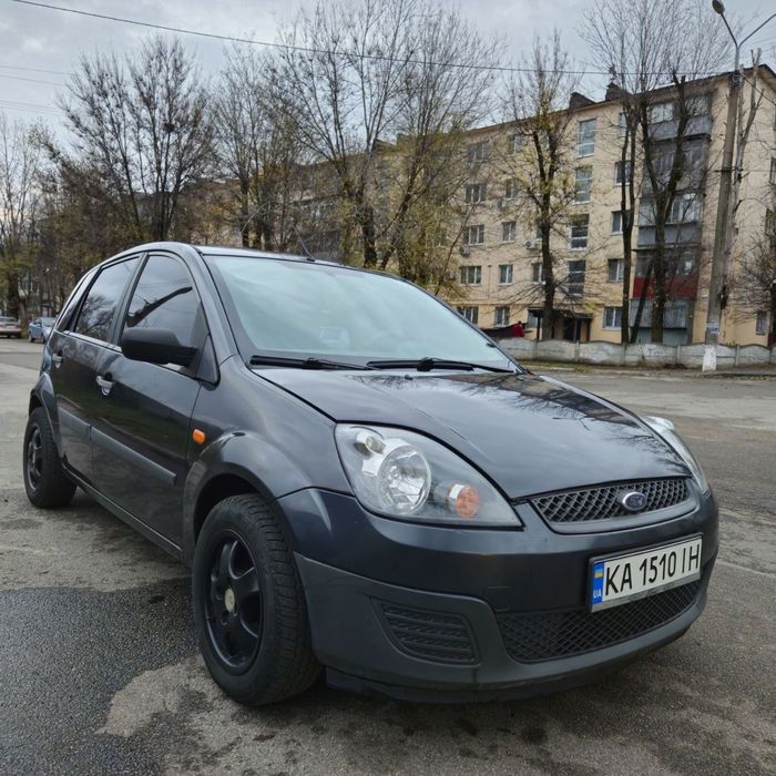 Продам Ford Fiesta в отличном состоянии.