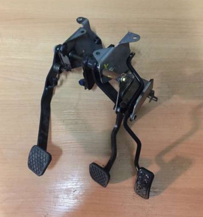 Pedaleira para MGF e TF