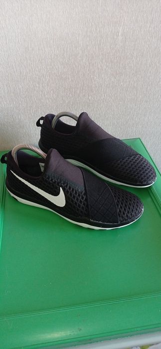 Кросівки фірми Nike 39 розміру