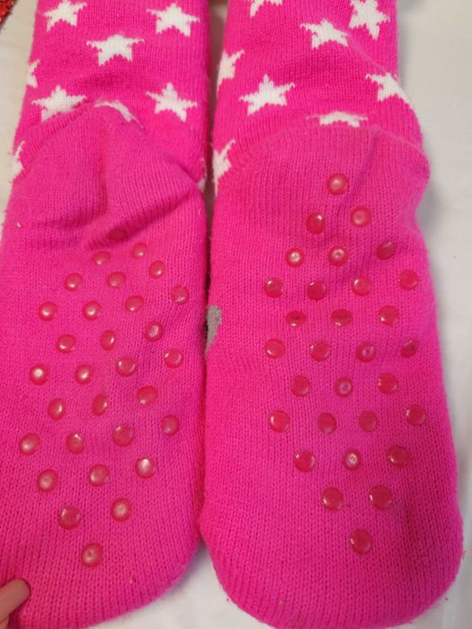 Bardzo ciepłe różowe zimowe skarpetki ocieplane futerkiem w środku