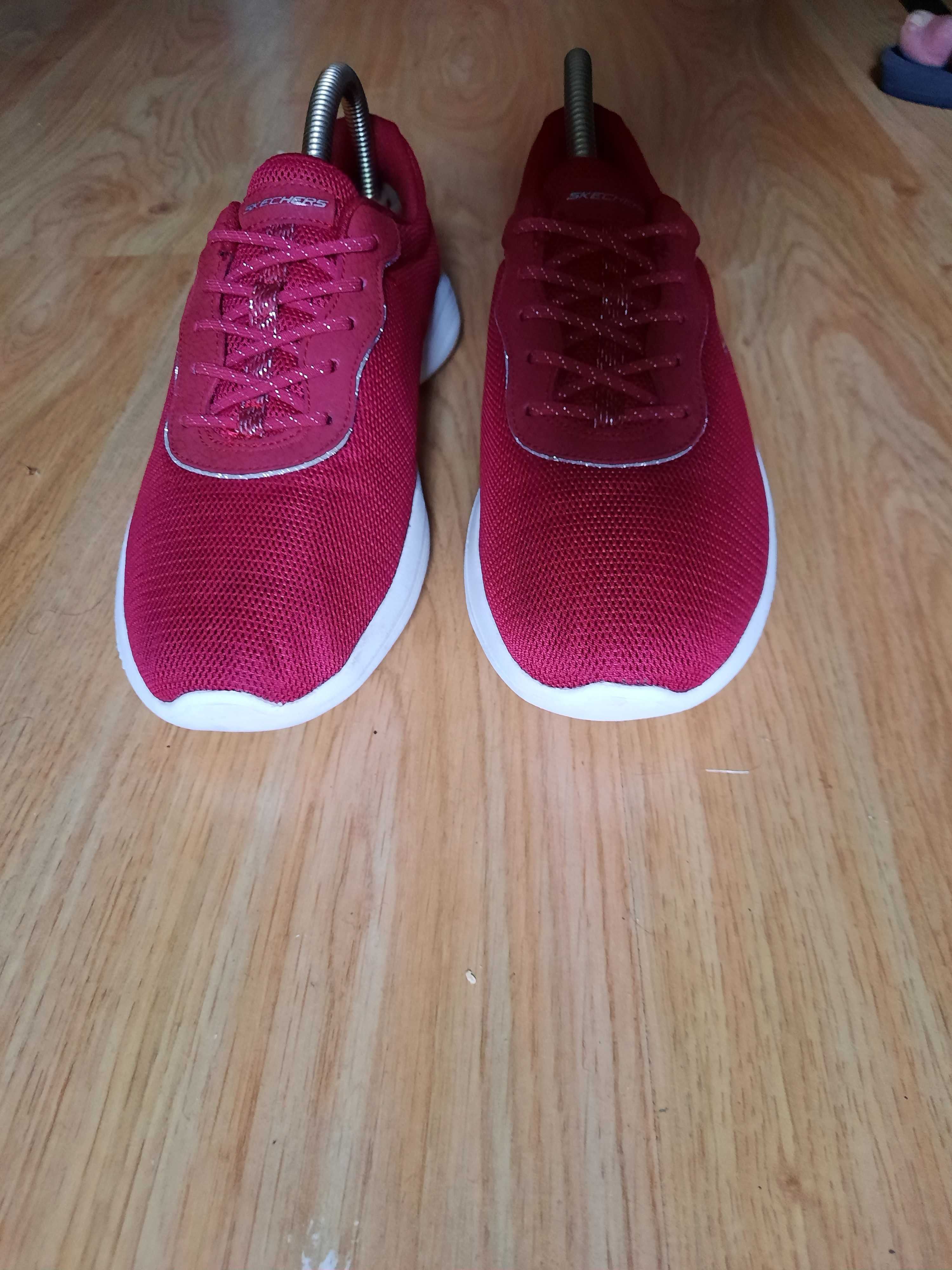 Женские кроссовки SKECHERS 39 p.
