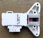Blokada drzwi 155.237.400 do pralki Electrolux EWS11276CDU