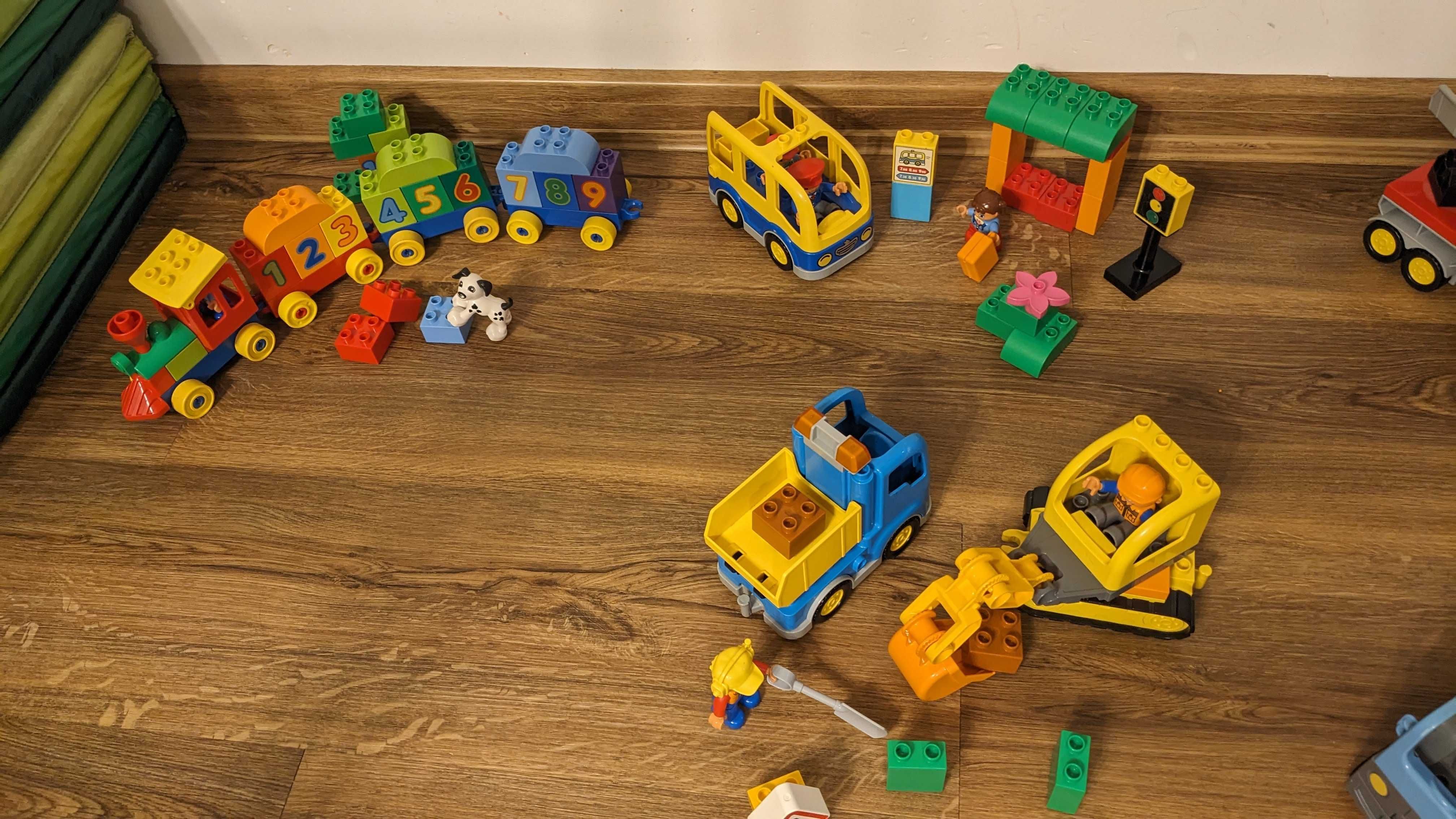 DUPLO 10528 Szkolny autobus; inne zestawy