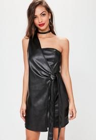 Czarna skórzana sukienka mini na jedno ramię