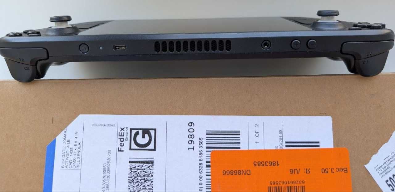 Ігрова консоль Valve SteamDeck LCD 64Gb