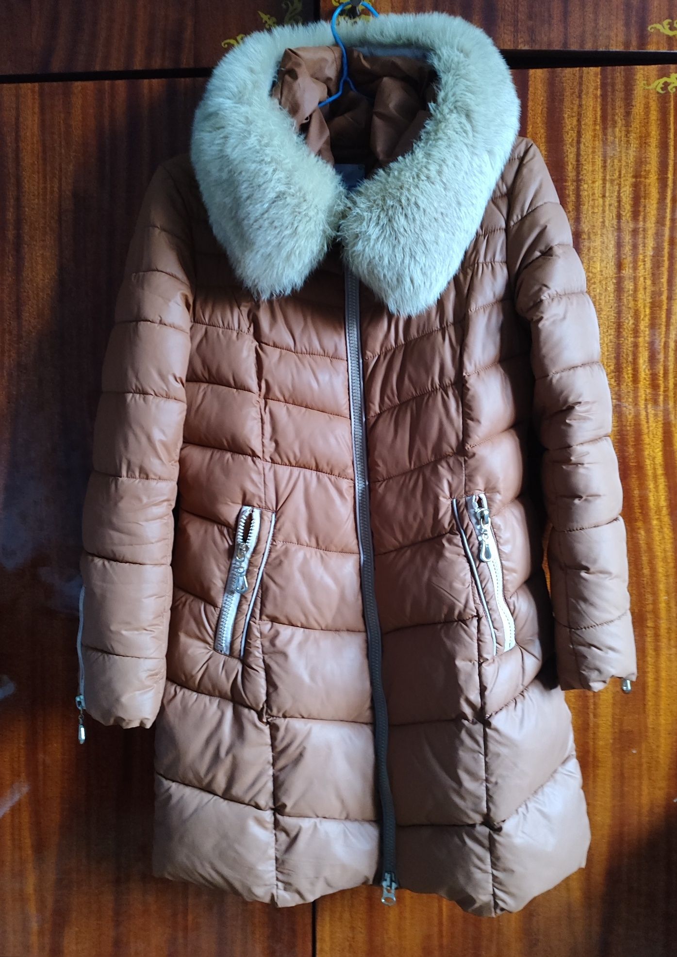 Тёплая женская куртка
