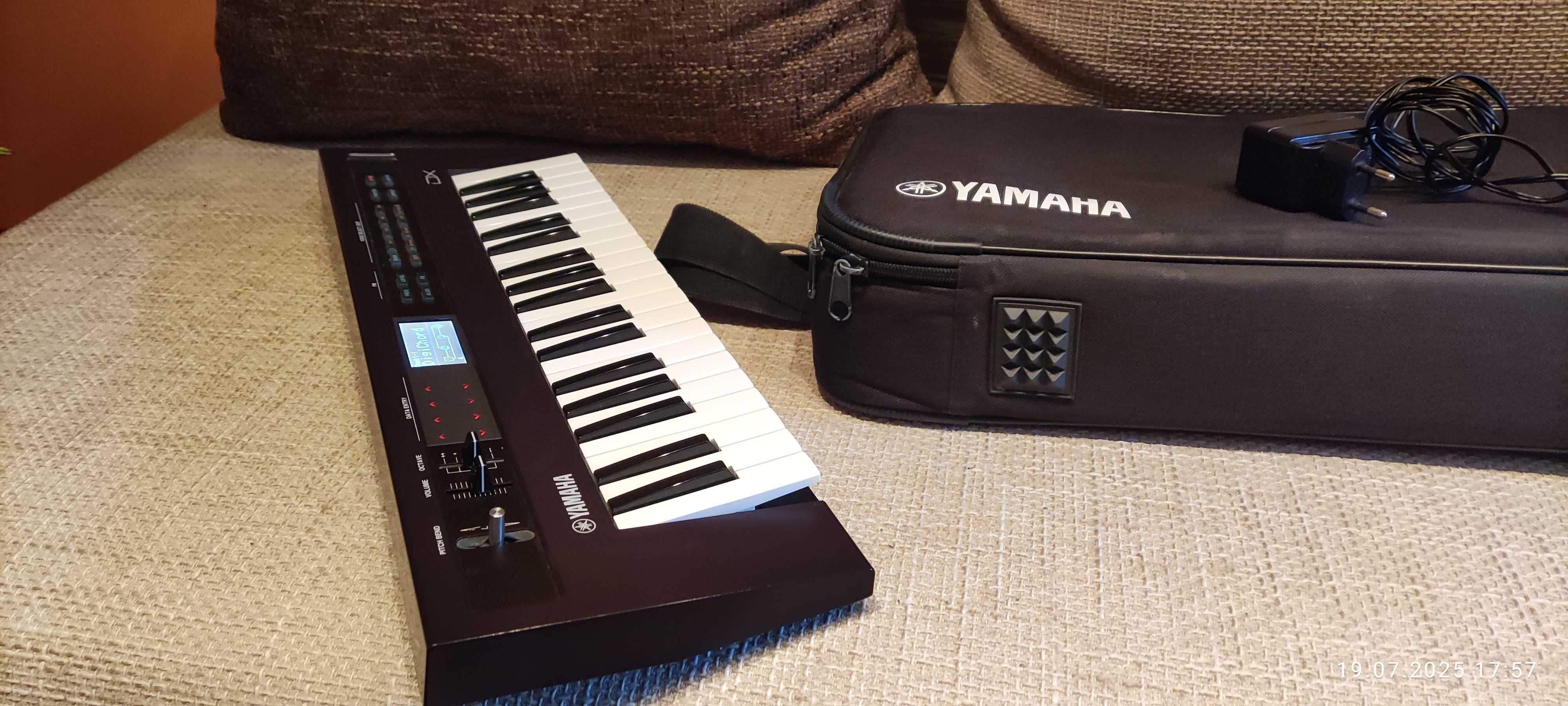 syntezator Yamaha Reface DX
