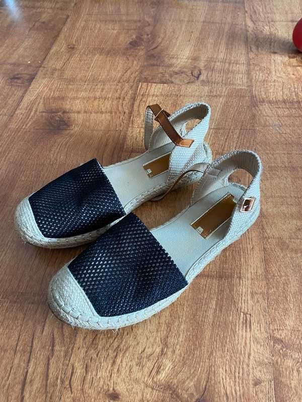 Czarne beżowe espadryle DeeZee 39 z odrytą piętą