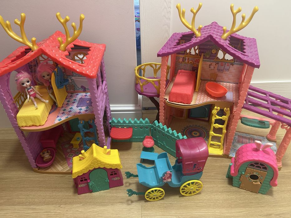 Zestaw domek dla lalek Enchantimals male i duze plus lozeczka