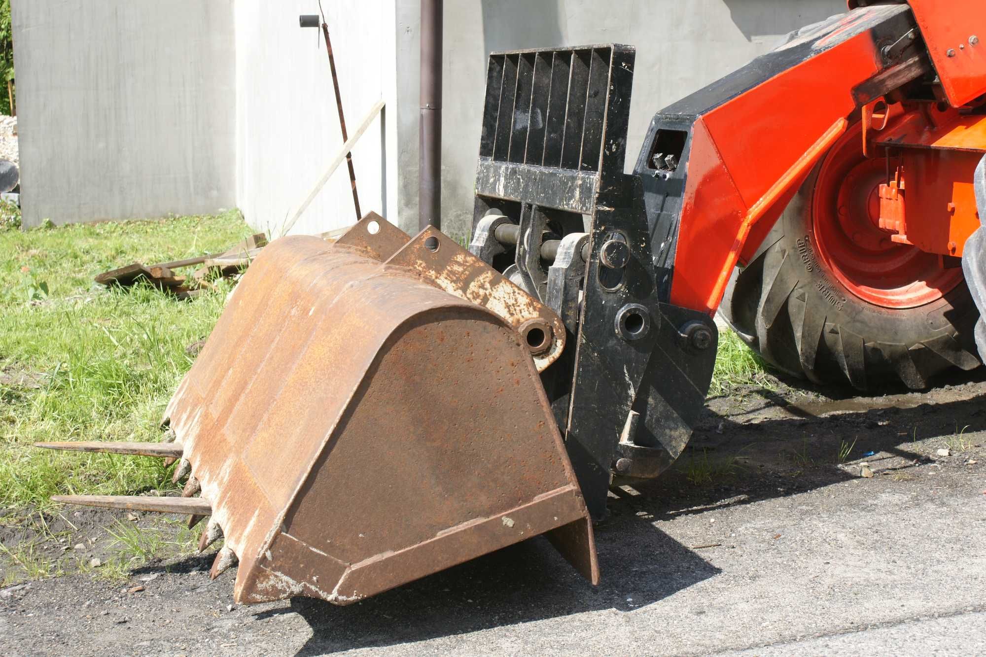 ŁADOWARKA TELESKOPOWA MANITOU MT 425 CP stan bdb  2500kg 6,75m